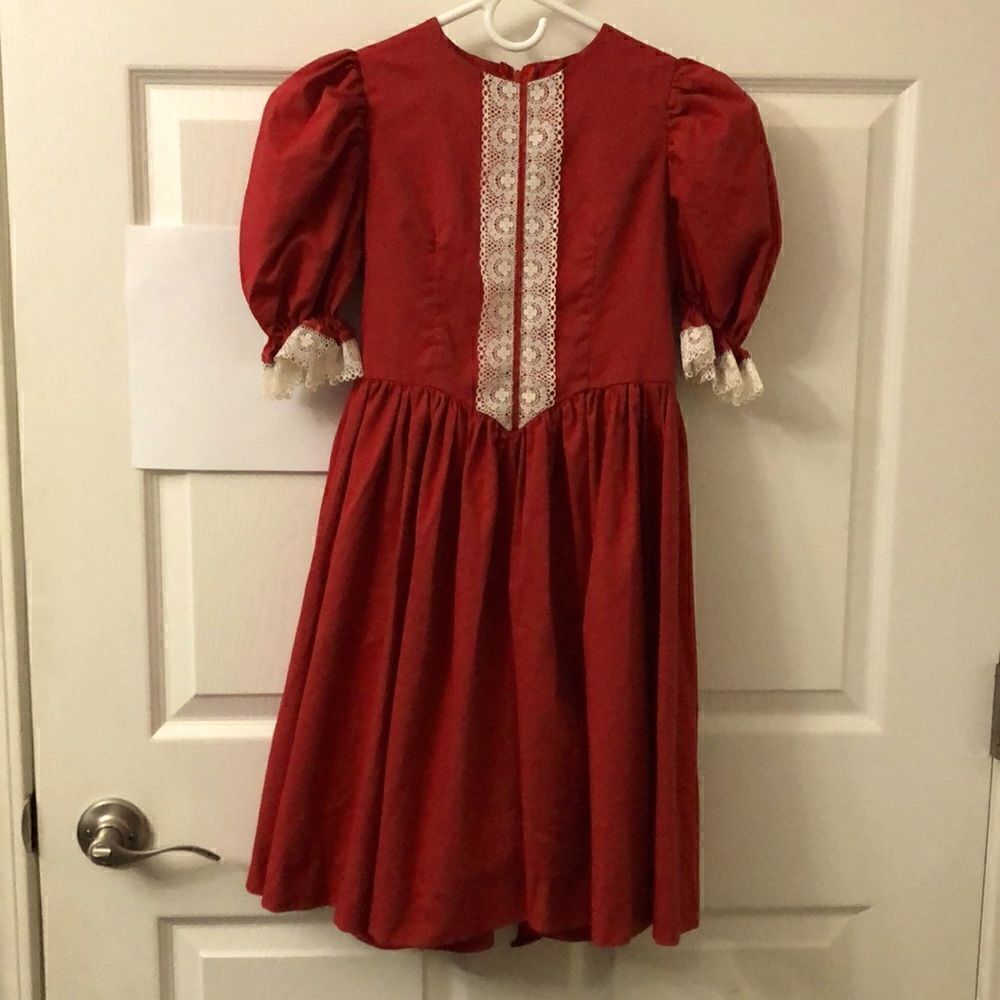 Vintage girls polka dot dress. No tags or size. Please see measurements